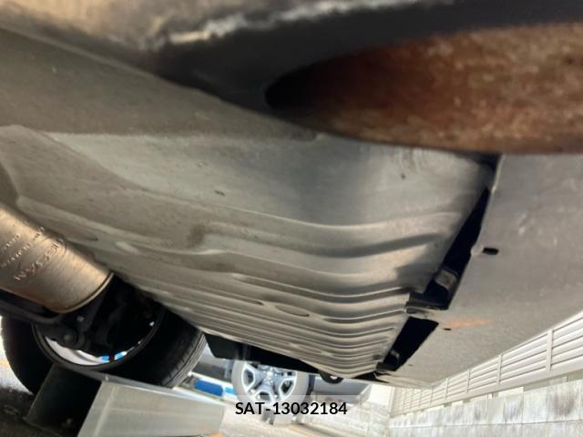 Nissan SERENA 2013-08 8101857-7