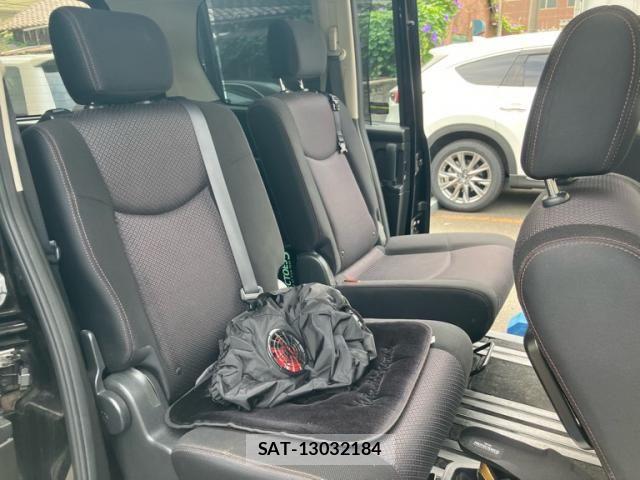 Nissan SERENA 2013-08 8101857-8