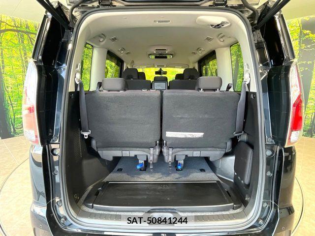 Nissan SERENA 2017-06 8101818-9