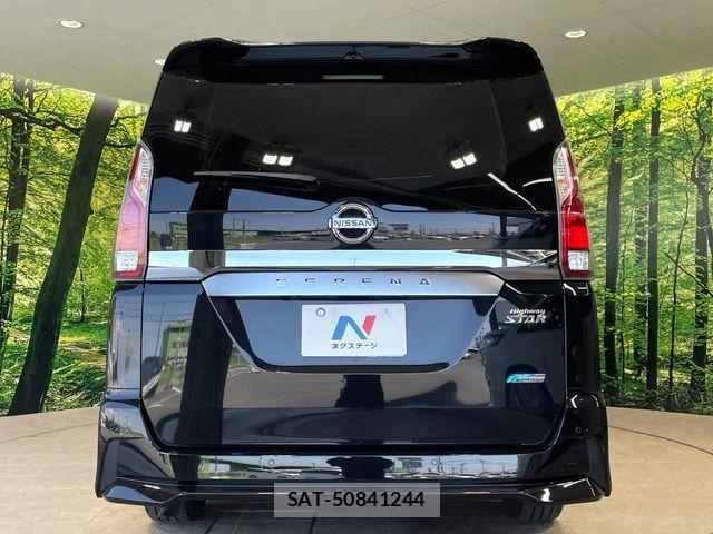 Nissan SERENA 2017-06 8101818-14