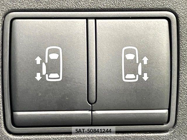 Nissan SERENA 2017-06 8101818-5