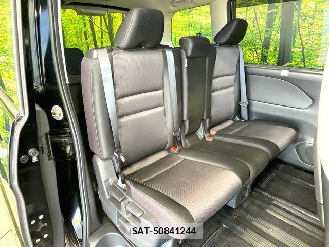 Nissan SERENA 2017-06 8101818-7