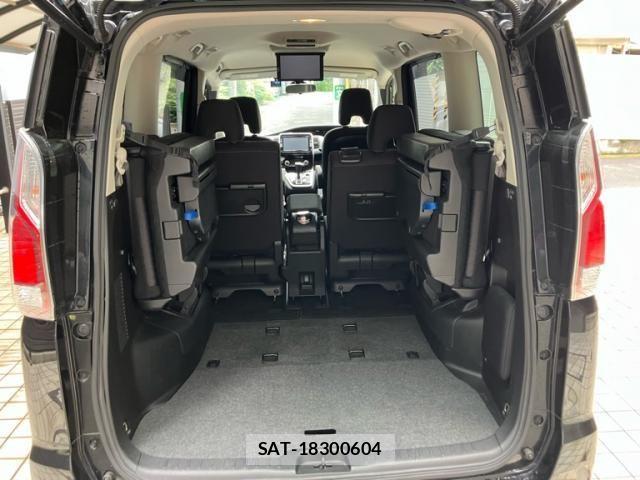 Nissan SERENA 2017-01 8101846-11