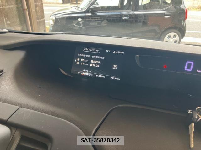 Nissan SERENA 2017-12 8132321-15