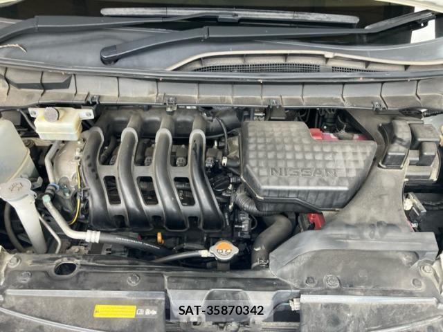 Nissan SERENA 2017-12 8132321-22
