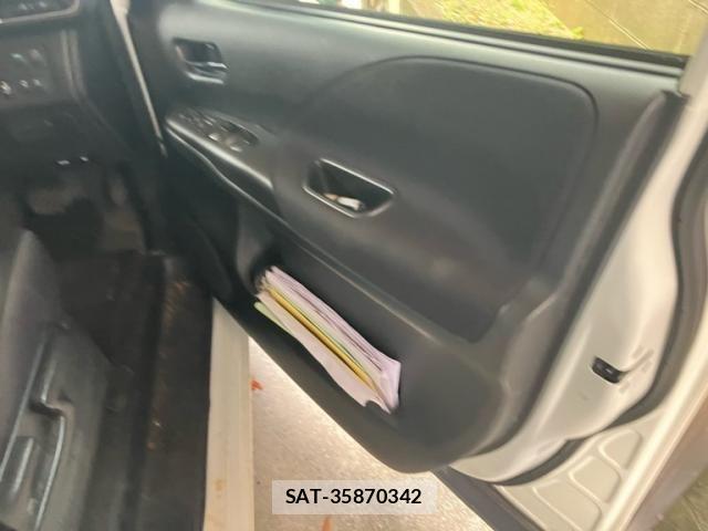 Nissan SERENA 2017-12 8132321-8