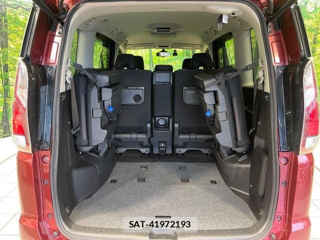 Nissan SERENA 2016-09 8132308-10