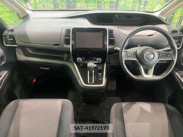 Nissan SERENA 2016-09 8132308-1