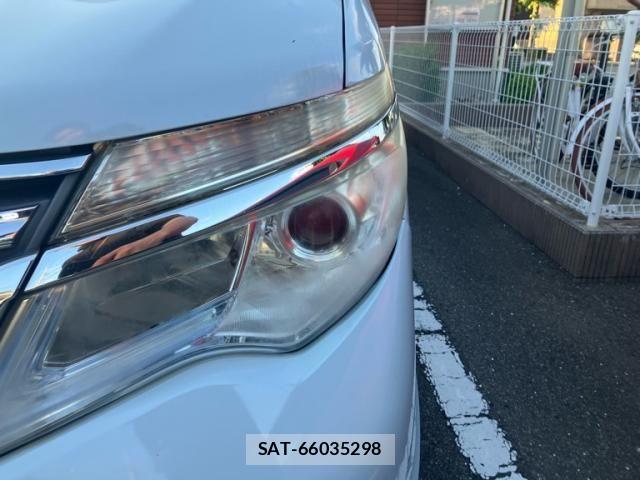 Nissan SERENA 2015-11 8132323-10