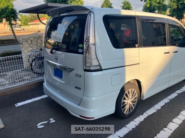 Nissan SERENA 2015-11 8132323-3