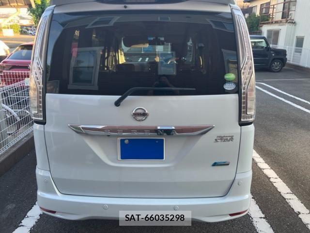 Nissan SERENA 2015-11 8132323-4