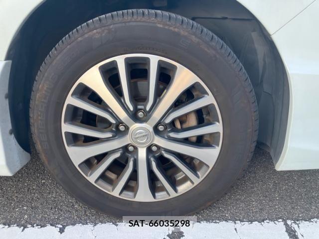 Nissan SERENA 2015-11 8132323-6