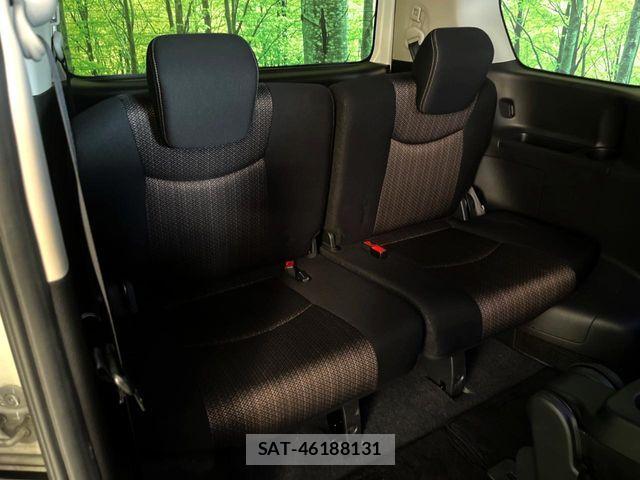 Nissan SERENA 2014-01 8132322-11