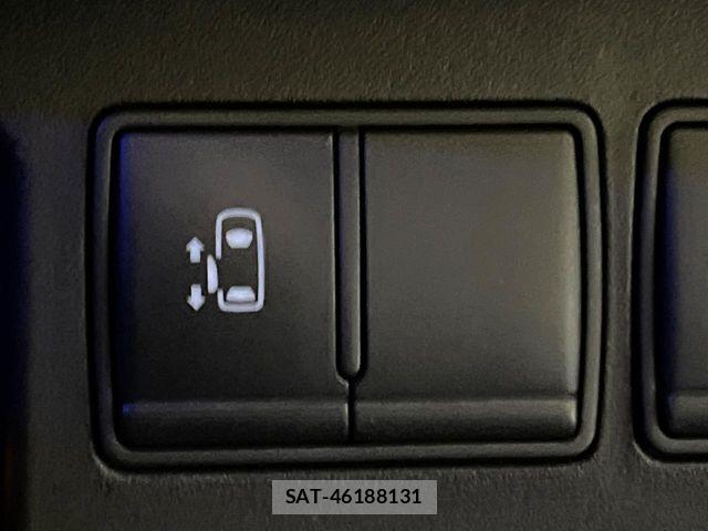 Nissan SERENA 2014-01 8132322-6