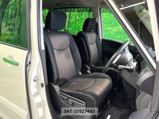 Nissan SERENA 2016-01 8132320-9