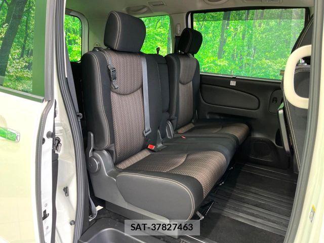 Nissan SERENA 2016-01 8132320-10