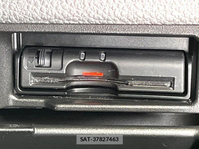 Nissan SERENA 2016-01 8132320-7