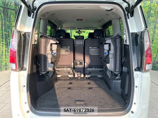Nissan SERENA 2018-11 8132315-10