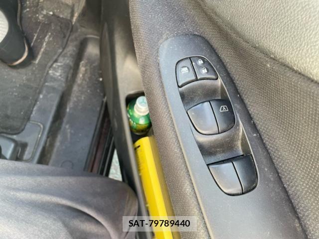Nissan SERENA 2016-04 8132330-11