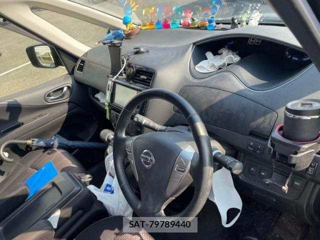 Nissan SERENA 2016-04 8132330-13