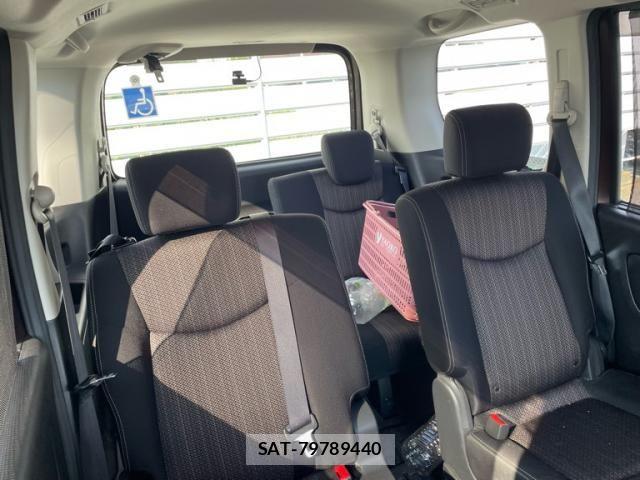Nissan SERENA 2016-04 8132330-15