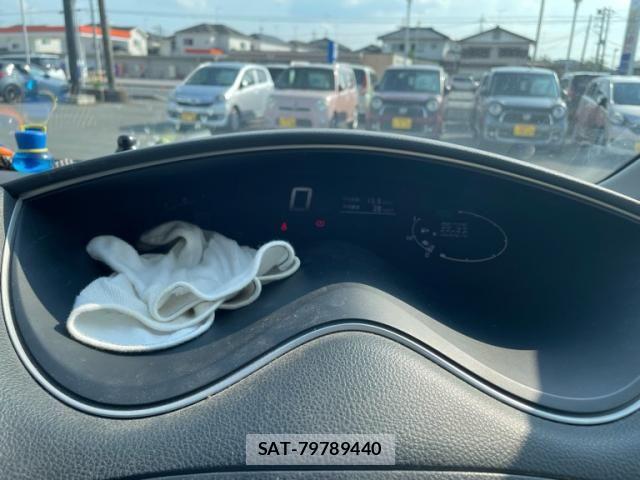 Nissan SERENA 2016-04 8132330-17