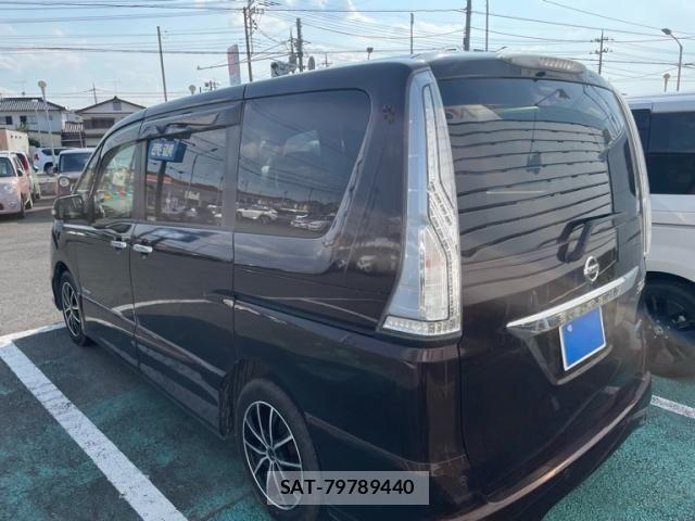 Nissan SERENA 2016-04 8132330-3