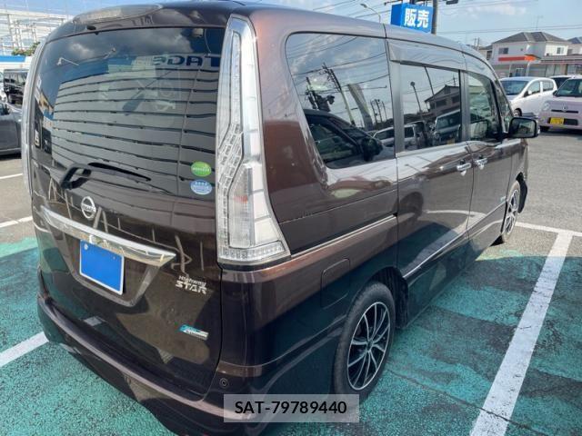 Nissan SERENA 2016-04 8132330-4