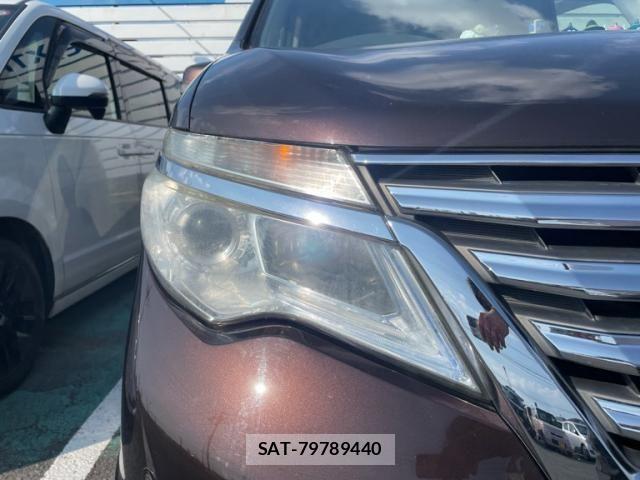 Nissan SERENA 2016-04 8132330-6