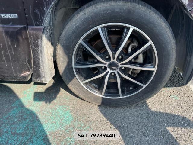 Nissan SERENA 2016-04 8132330-7