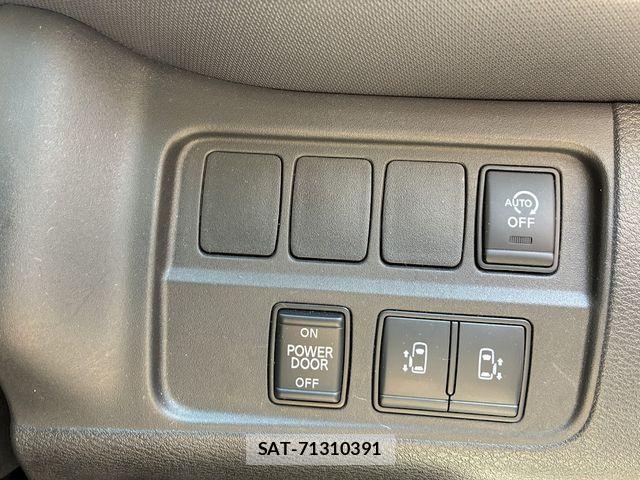 Nissan SERENA 2019-07 8132305-7