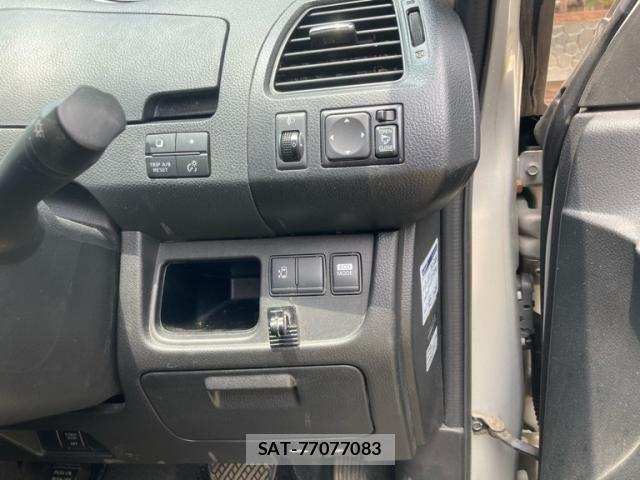 Nissan SERENA 2013-06 8132338-13