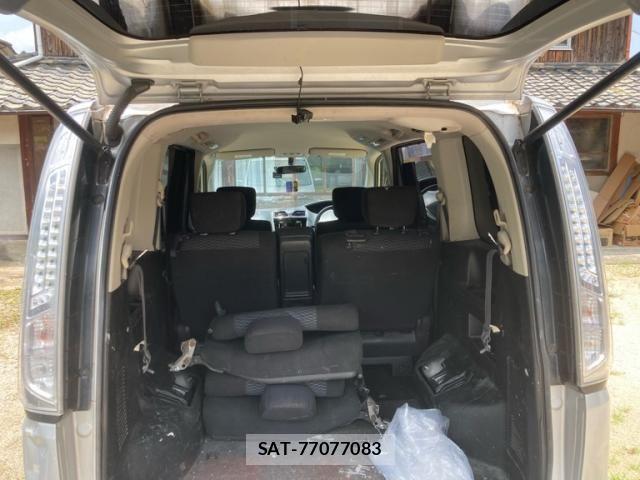 Nissan SERENA 2013-06 8132338-24