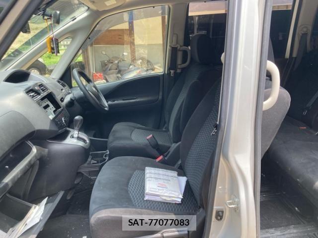 Nissan SERENA 2013-06 8132338-26