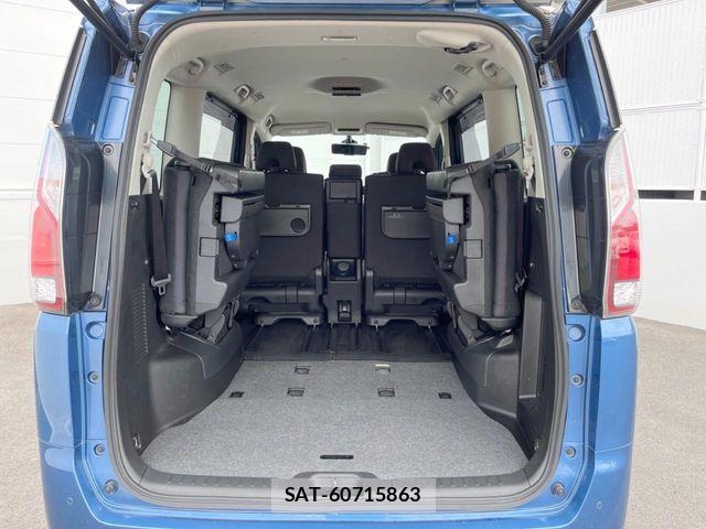 Nissan SERENA 2017-08 8132319-9
