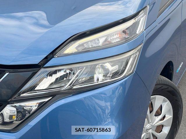 Nissan SERENA 2017-08 8132319-11