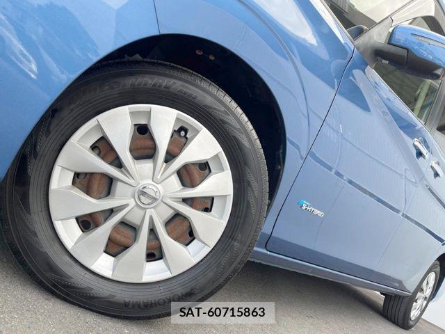 Nissan SERENA 2017-08 8132319-12