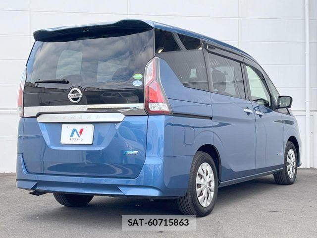 Nissan SERENA 2017-08 8132319-16