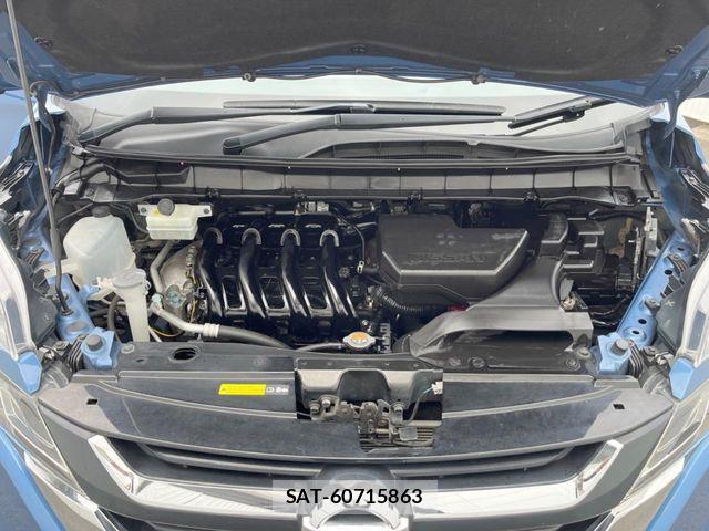 Nissan SERENA 2017-08 8132319-17