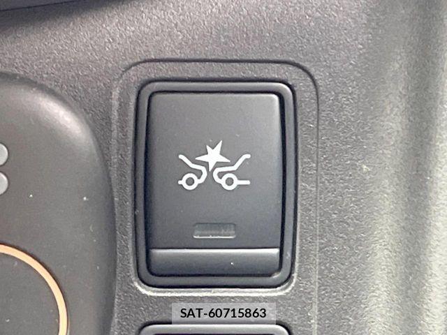 Nissan SERENA 2017-08 8132319-4