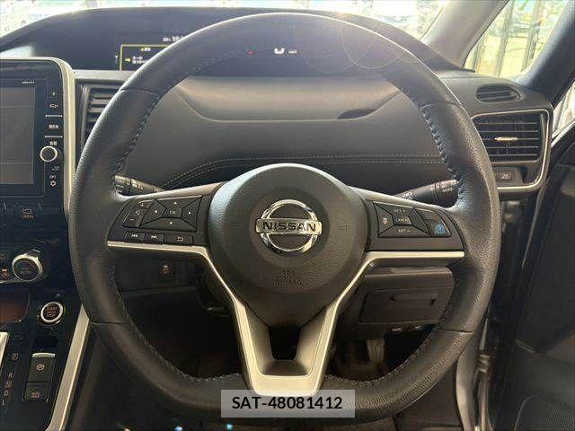 Nissan SERENA 2018-01 8132318-13