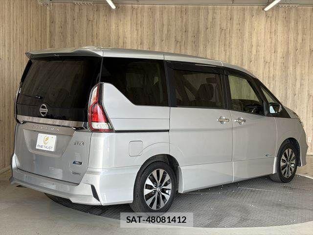 Nissan SERENA 2018-01 8132318-21