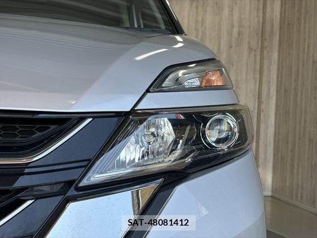 Nissan SERENA 2018-01 8132318-24