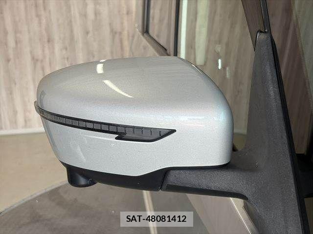 Nissan SERENA 2018-01 8132318-29