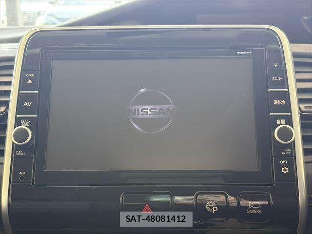 Nissan SERENA 2018-01 8132318-3