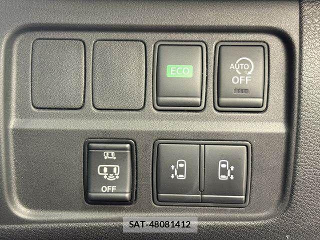 Nissan SERENA 2018-01 8132318-6