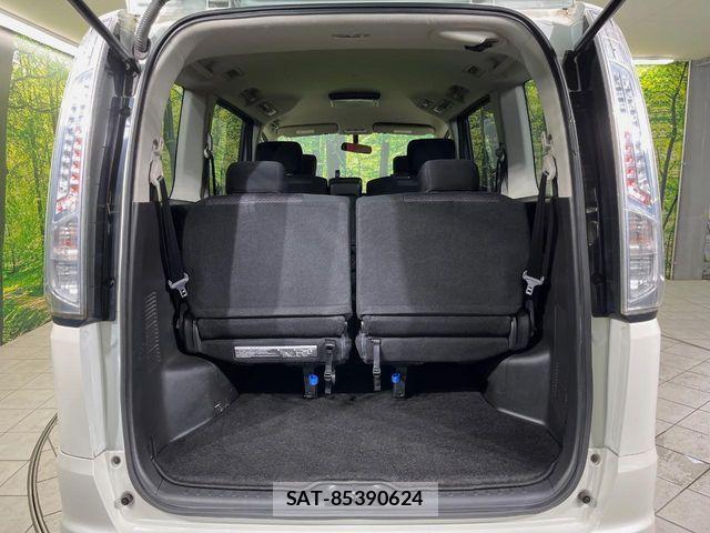 Nissan SERENA 2013-09 8210135-11