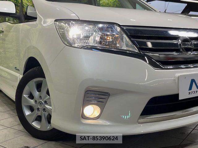 Nissan SERENA 2013-09 8210135-13