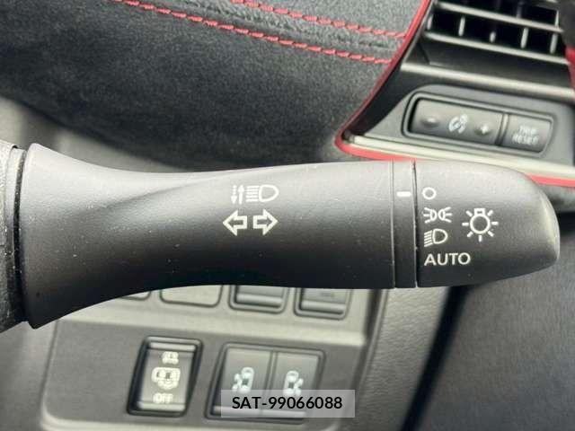 Nissan SERENA 2018-01 8210102-10