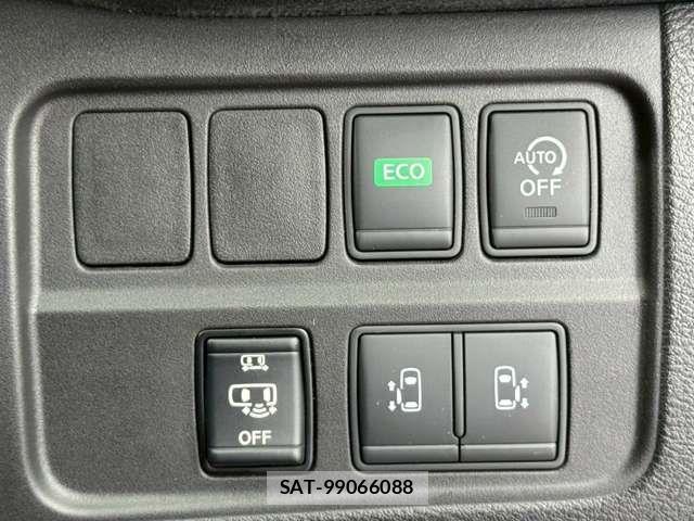 Nissan SERENA 2018-01 8210102-11